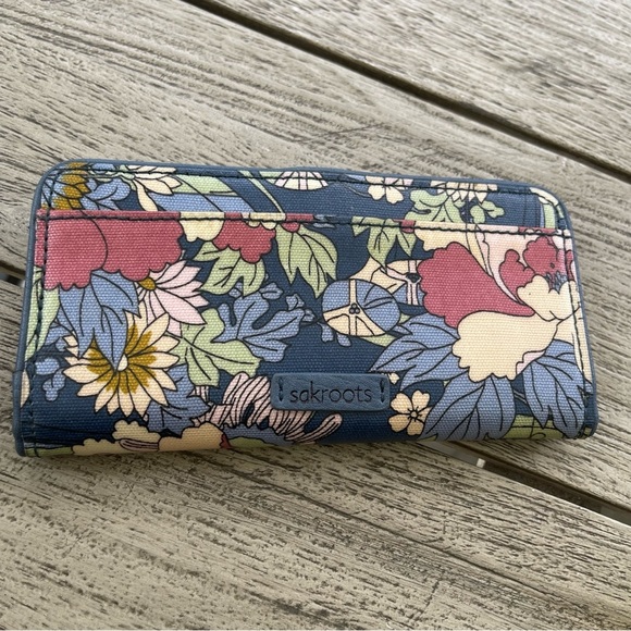 Sakroots Slim Profile Fold Organizer Wallet - Picture 1 of 8